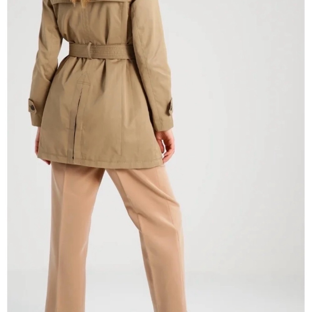 Banana Republic Women's Beige Trench Coat - Picture 3 of 6